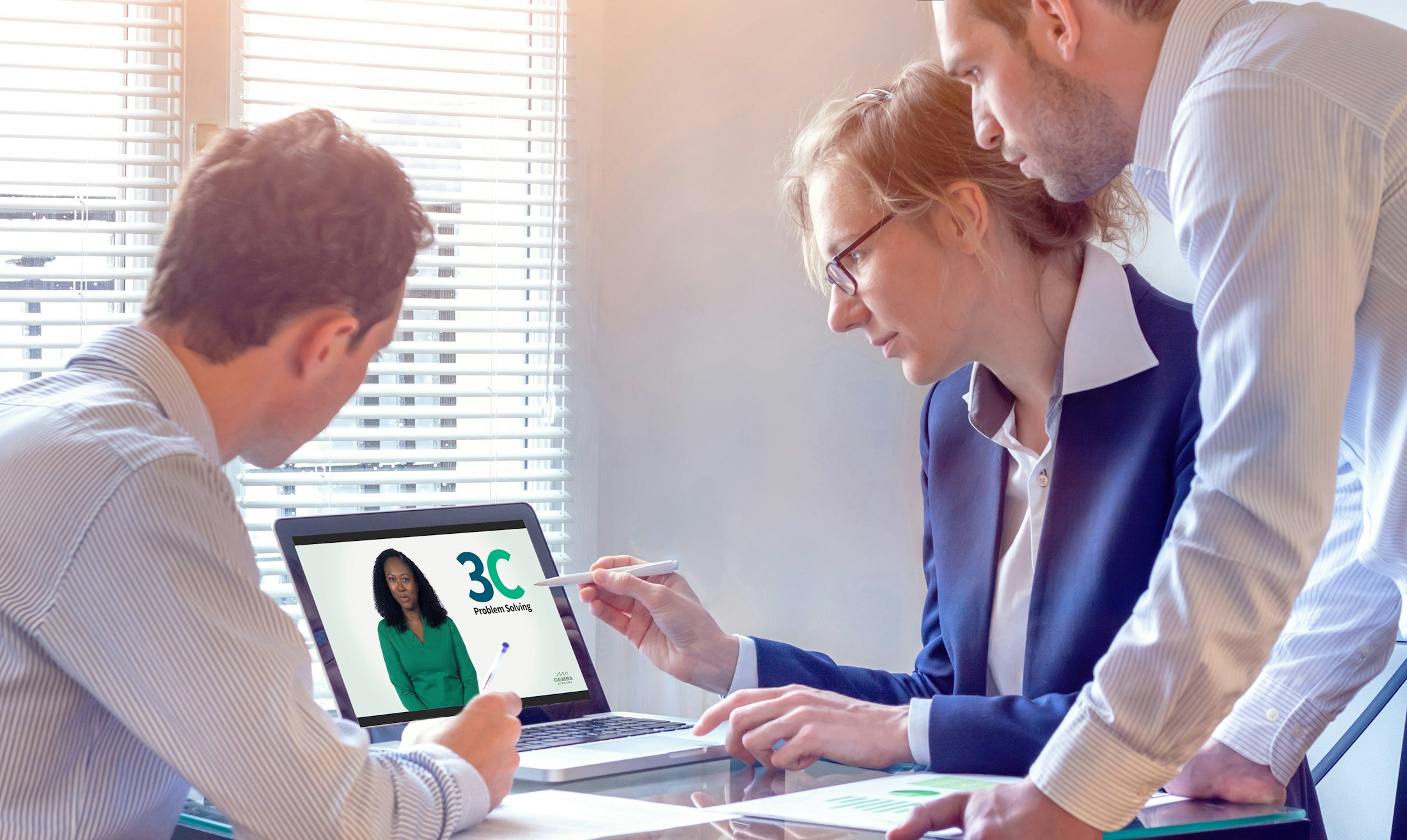 Team watching 3c course